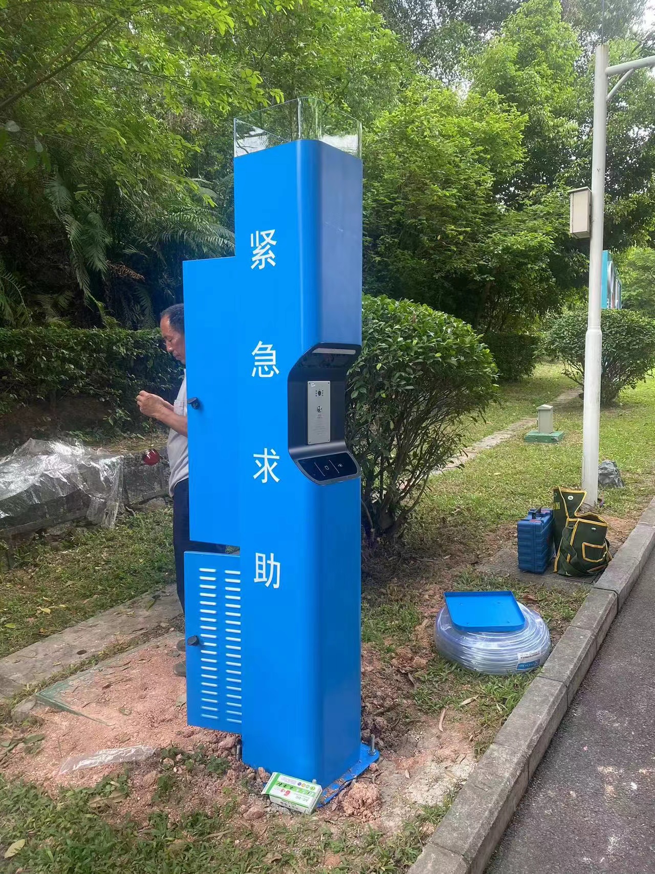 學校公園景區IP可視對講一鍵報警柱報警樁